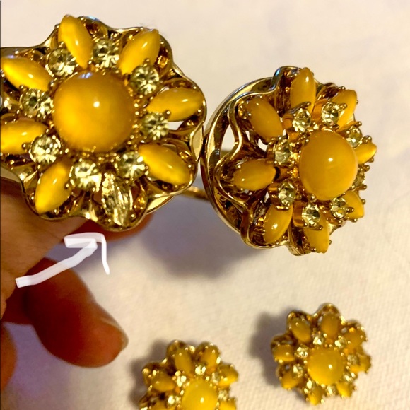 BR Floral set clasp bracelet and earrings - Picture 4 of 16